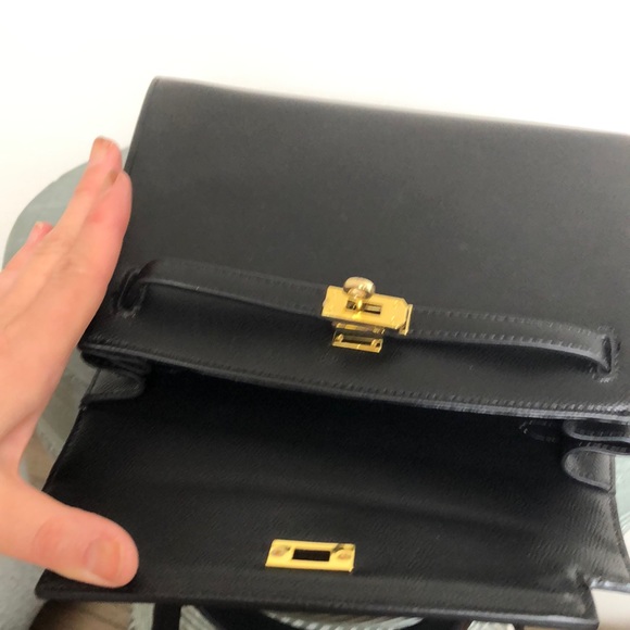 #719 COPY- Black tote - Picture 5 of 14